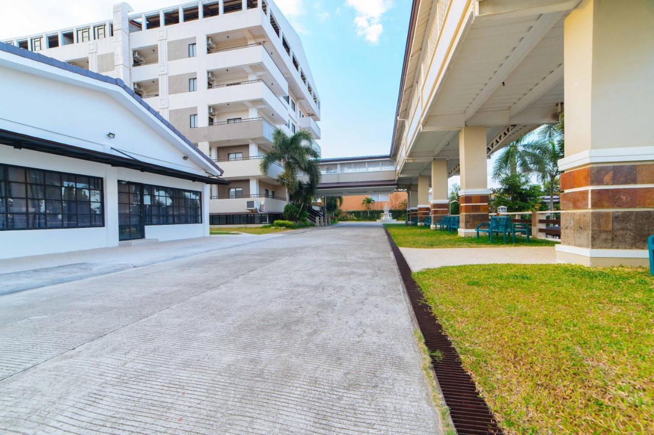 Reddoorz Premium @ Sta Rosa Tagaytay Road Hotel Silang Buitenkant foto