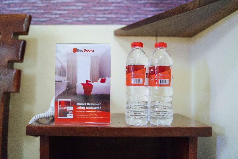 Reddoorz Premium @ Sta Rosa Tagaytay Road Hotel Silang Buitenkant foto